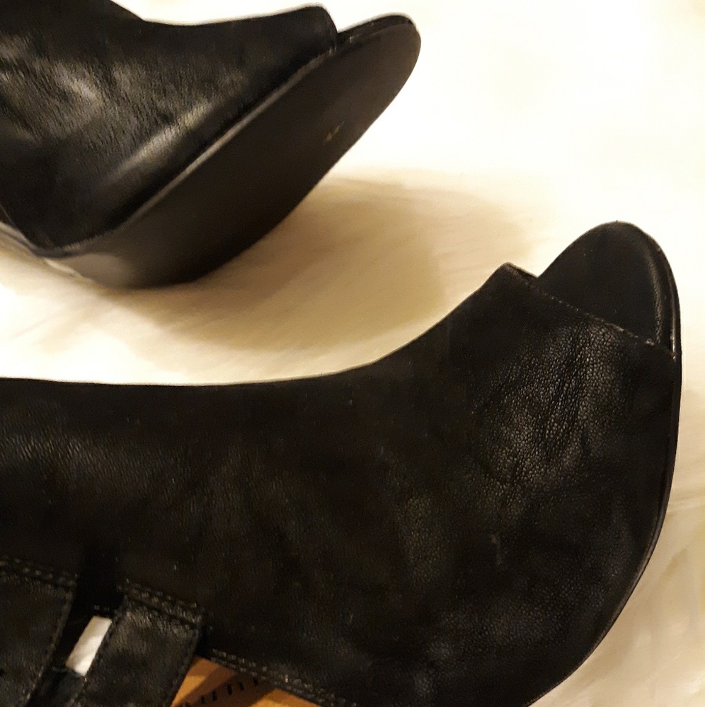 Chinese Laundry "Z-jump in" sandals - Picture 4 of 7